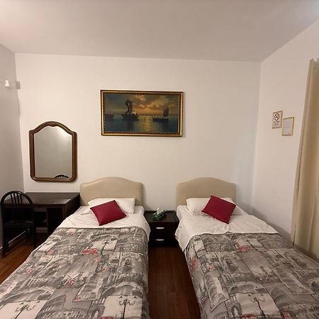 Two Ducks Hostel Rome Extérieur photo