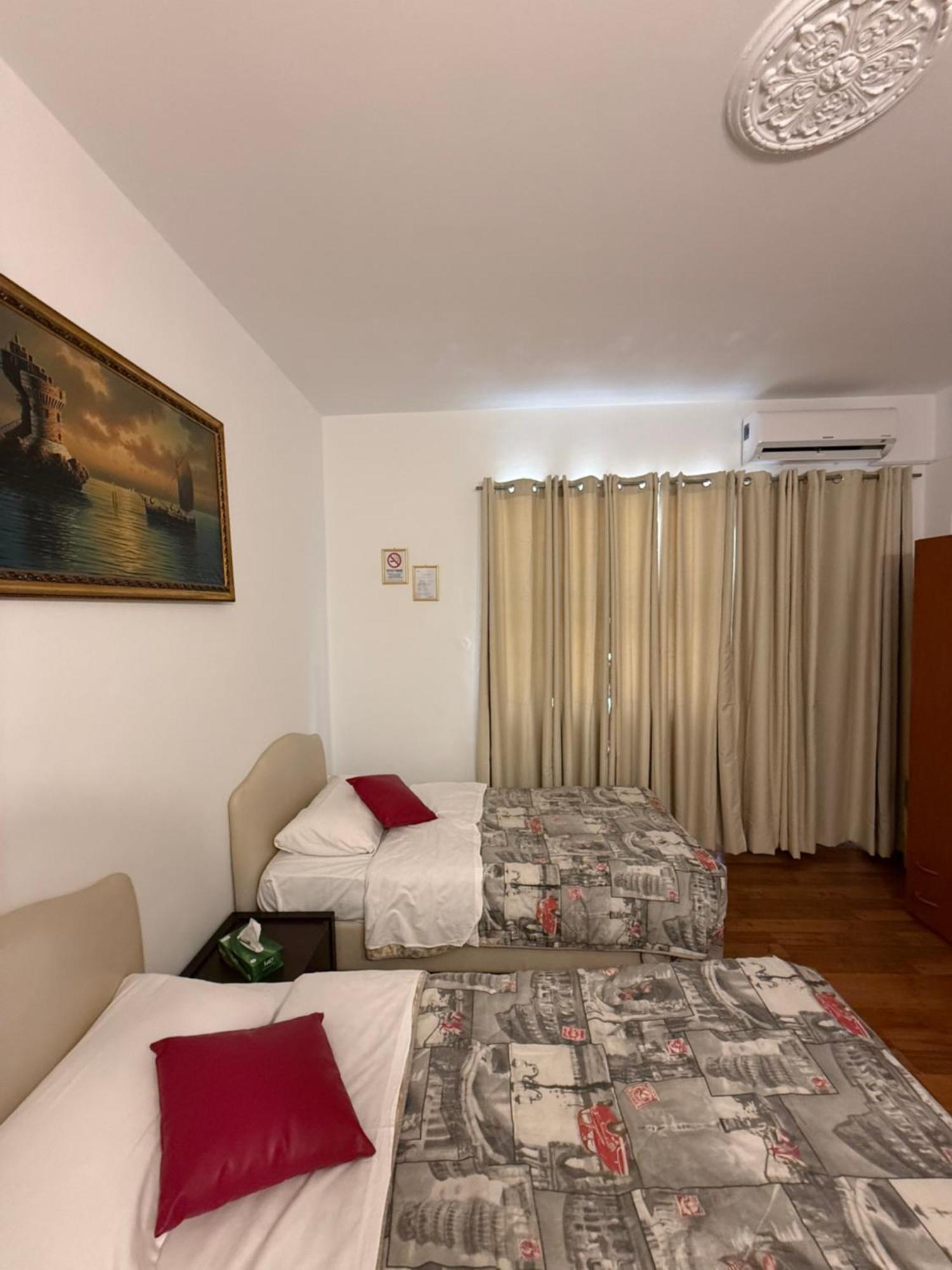 Two Ducks Hostel Rome Extérieur photo